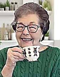 Helen Seifert's Instagram, Twitter & Facebook