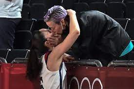 Women's basketball team take home another olympic gold medal, and fans are proud of the couple for the way they celebrated together on camera. Z25m6o15kslu3m