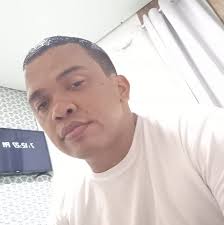 Mãe das águas serenas e das marés infinitas, hoje desperto e entrego a Ti o  meu primeiro pensamento. Que as ondas do Teu manto azul levem para longe  todo peso da noite