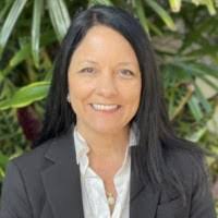 Nicole Crandall's Instagram, Twitter & Facebook