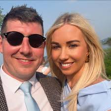 Can anyone recommend someone to do eyelash extensions?