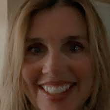 Who makes custom birthday cakes for kids in Virginia Beach?