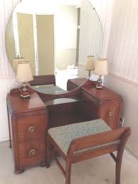 Vintage mid century metal table lamp with wheels and figurines kitschy whimsical $60. 1930 S Vintage Bedroom Sets 1940 Novocom Top