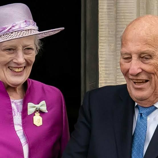 Nu bliver det understreget igen: Dronning Margrethe og kong Harald havde  nært venskab | BILLED-BLADET