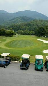 The golf course was built and designed by jim horvath in 1981. Meru Valley Golf And Country Club Picture Of Meru Valley Resort Ipoh Tripadvisor