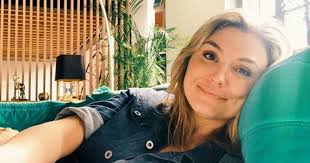 Evi hanssen was born on november 9, 1978 in belgium. Evi Hanssen 42 Geluk Ga Je Nergens Vinden Het Zit In Jezelf
