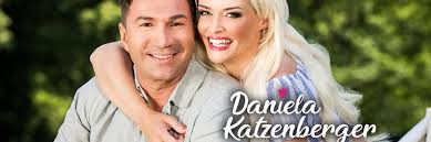 Daniela katzenberger, 34, and lucas cordalis, 53, lead a happy family life with their daughter sophia, 5. Daniela Katzenberger Familiengluck Auf Mallorca Sendetermine Stream Juni Juli 2021 Netzwelt