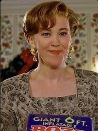 Pin By Gretchen Felix On Catherine O Hara Need I Say More What A Delight She Is Catherine O Hara Short Red Hair Beetlejuice Movie