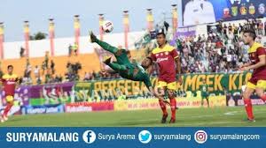 20.30 persiraja banda aceh vs bhayangkara fc (live vidio.com). Hasil Persebaya Surabaya Vs Persik Kediri Diwarnai Penalti Bajul Ijo Unggul 3 0 Babak Pertama Tribunnews Com Mobile