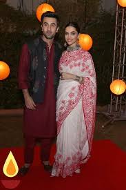 Deepika Padukone And Ranbir Kapoor For Tamasha Promotion Deepika Padukone Style Saree Designs Deepika Padukone