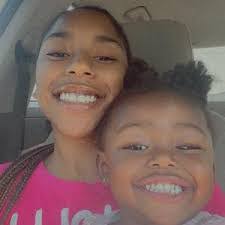 Laci Brown's Instagram, Twitter & Facebook