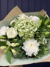Flowers for everyone deliver flowers throughout australia, to all capital cities and have store locations where you can order flowers in sydney. Flowers For Ocassions