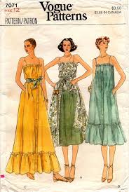 1970 S Vogue Miss Dress Underskirt By Graymountaingoods 6 00 Vogue Dress Patterns Retro Fashion Vintage Vintage Vogue Patterns