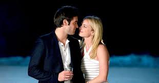 It revolved around the vengeful emily thorne, played by vancamp, who had returned to the hamptons to destroy the grayson family as they framed her father for a crime he didn't commit. Emily Vancamp Josh Bowman S Relationship Timeline