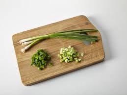 The technique how to make curly green onion garnish is easy! Should I Use Bottoms Tops Or Both Of Green Onions Cooking Light