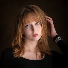 Skuespilleren Thea Schmidt var i studiet til portrætter