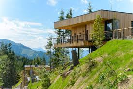 When faced with steep slopes, cliff faces and mountainsides, architects need to get creative. 15 Hillside Homes That Know How To Embrace The Landscape