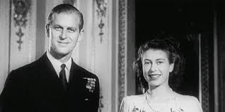 El palacio de buckingham publicó imágenes inéditas de la reina isabel que datan de la época de su infancia; El Esposo De La Reina Isabel Era Igual A Harry Cuando Joven Asi Logro Conquistar A La Reina