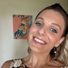 Tara Millard's Instagram, Twitter & Facebook