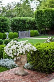 Tone On Tone Our Garden In Southern Living Garten Garten Deko Garten Deko Ideen
