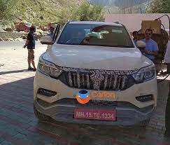 The new mahindra xuv 700 or alturas price figures are in india starts at rs. Toyota Fortuner Challenging Mahindra Xuv700 Luxury Suv Spied Testing In The Himalayan Region Businesslogr