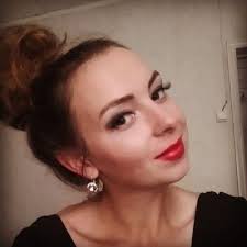 Laura Trull (@lauratrulll)