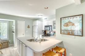 Shop tommy bahama home's bedroom, living room, dining room, office, and entertainment furniture to create the look of refined island living. 1641 Courtside Seabrook Island Updated 2021 Prices