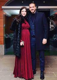 Salvatore riggio per corriere.it bonucci martina maccari martina maccari, la moglie del difensore la moglie di leonardo bonucci, martina maccari, ha annunciato di avere il coronavirus con una. Serie A Martina Maccari Started Seeing Husband Bonucci As A Bet After A Fight With Her Boyfriend Foto 7 De 9 Marca English