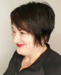 Of you are thinking about a very short hair. 48 Beautiful Short Hairstyles For Fat Faces And Double Chins