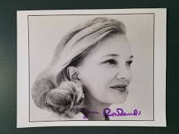 Gena Rowlands-signed photo-JSA COA -- Pose 12