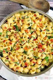 One Pot Creamy Bacon Spinach Pasta Recipe Easy Weeknight Meals Quick Easy Pasta Recipes Spinach Pasta