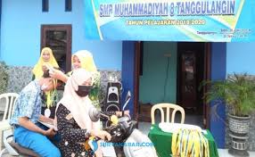 We did not find results for: Ambil Rapor Dan Ijasah Di Smp Muhammadiyah 8 Tanggulangin Sidoarjo Lewat Drive Thru Suryakabar Com