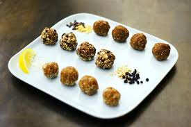 Boules D Energie Sans Cuisson Aux Dattes Et Avoine Boules Energie Alimentation Recette