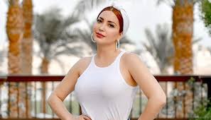 اعتبر البعض أن دولة الإمارات سحبت الإقامة الذهبية من الفنانة السورية نسرين طافش بعدما نشرت عبر صفحتها الخاصة على موقع التواصل الإجتماعي رسالة جاء فيها: Ø§Ù„ØµÙ†Ø§Ø±Ø© Ù†Øª Ù…Ø­Ø±Ùƒ Ø§Ù„Ø¨Ø­Ø«