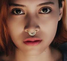 Burun Septum Piercing Modelleri 2019 2020 Trendler Ve Moda Septumpiercing Piercings Septum Ring Burun Halkalari Septum