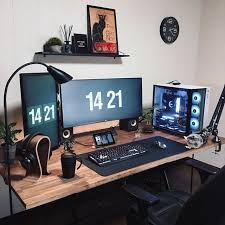 سيت اب صور مكتب مصمم جرافيك مكتب مبرمج Bedroom Setup Computer Desk Setup Computer Gaming Room