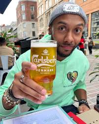 Everything you need to know about me is in this Picture 🤣🫡