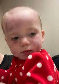 This little boy, estimated to be between 2-3 years old, was found about 1  hour ago in #windsor Officers have the child safe at the Police Station but  we have no idea