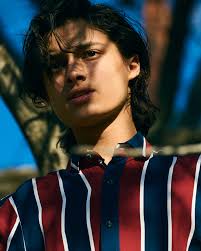 Rio Mangini, the goofy geek from Everything Sucks, talks to his  Oscar-winning dad