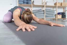 Wir haben unterschiedliche produzenten ausführlichst getestet und wir präsentieren unseren lesern hier unsere. Yogamatte Test 2021 Die Besten Marken Im Vergleich