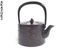 Theiere fonte bouilloire objet décoration couvercle chinois acier inoxydable jolies fleurs cette théière en fonte de 900 ml au style fleurie classique est parfaite pour votre dégustation du thé. Bouilloire En Fonte Japonaise Akazuki