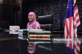 Ada 20 gudang lagu n5 datuk tengku maimun tuan mat terima surat car terbaru, klik salah satu untuk download lagu mudah dan cepat. Tengku Maimun Ketua Hakim Negara Baharu