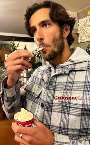 Trofeo di numero uno del mondo e trofeo di campione del mondo per Jannik  Sinner 🏆🌍