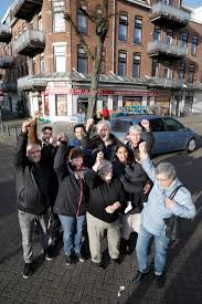 Het plangebied tweebosbuurt bestaat uit vijf woonblokken met in totaal 694 woningen en bedrijfsruimten. Slopen Onbestaanbaar Sp Rotterdam