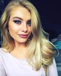 Demi Burnett 8 Things To Know About The Bachelor Star Colton Underwood S Bachelorette Demi Burnett Plus Photo Gallery Colton Underwood Demi Bachelorette