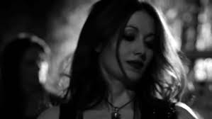 GRETCHEN MANN INTRODUCE HER GUITAR LESSONS ON JAMPLAY