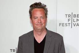 Matthew perry has friends fans very excited. Matthew Perry Friends Star Ist Verlobt Gala De
