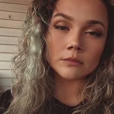 does anybody know photographers for boudoir shoots?