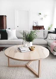 You can change the arrangement for a different look, you can move them to the side with ease, and you can piece together a coffee table that's just right for your space. Diy Runder Couchtisch Bringen Sie Mit Diesem Diy Couchtisch Einen Naturliche Coffee Table Decor Living Room Table Decor Living Room Round Coffee Table Modern