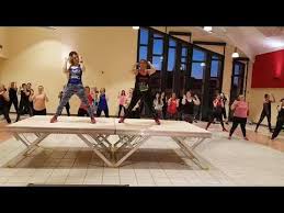 Soprano Le Coach Zumba Fitness Valentia Zumba Youtube In 2020 Zumba Workout Sopranos Zumba